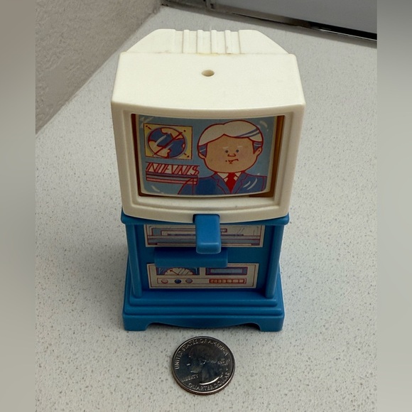 Vintage Fisher-Price Loving Family Dollhouse Blue TV Television - Picture 16 of 16